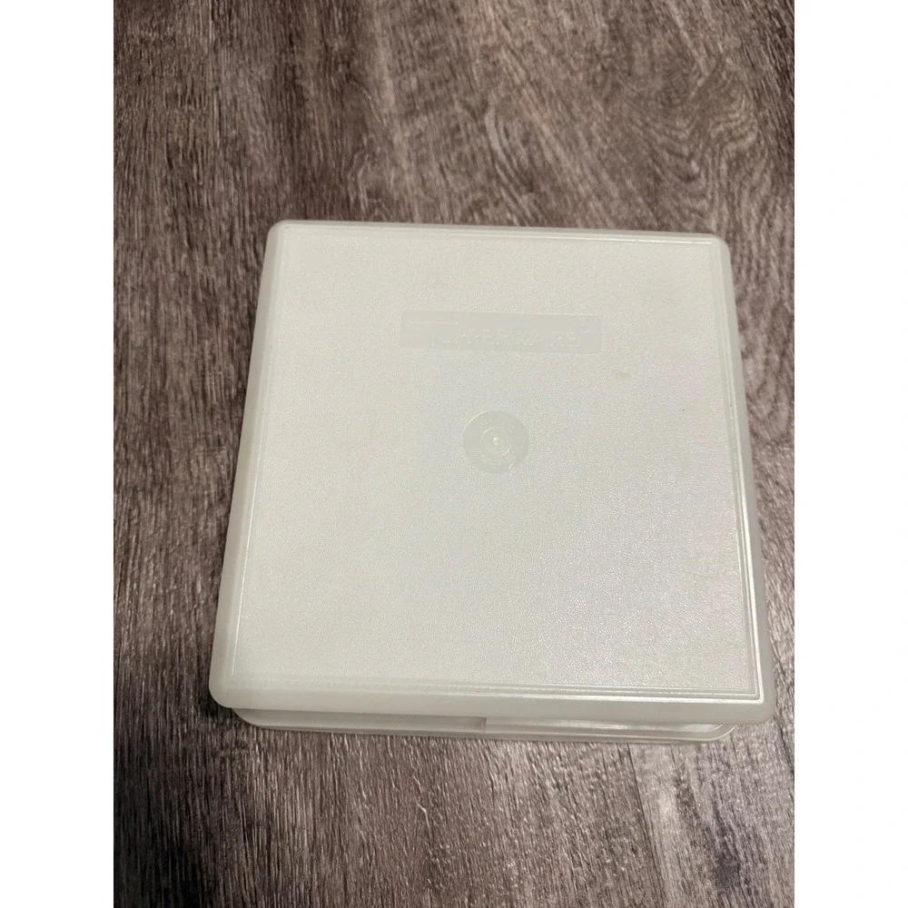 Vintage‎ Tupperware Square Sandwich Keeper Frosted White Food Storage Container